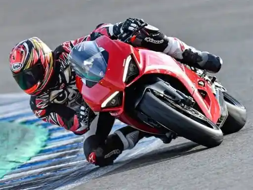 Game: 2020 Ducati Panigale Slide se traduce al español como 