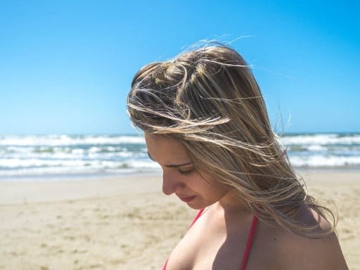 Play: Summer Beach and Girls Puzzle Img